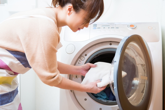 ごわごわ解消!ドラム式洗濯機で上手にタオルを洗う方法とは?